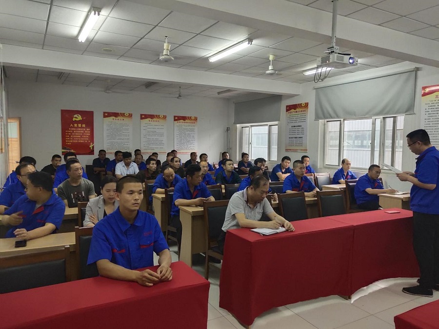 千亿(中国)召开贺增涛同志事迹报告会